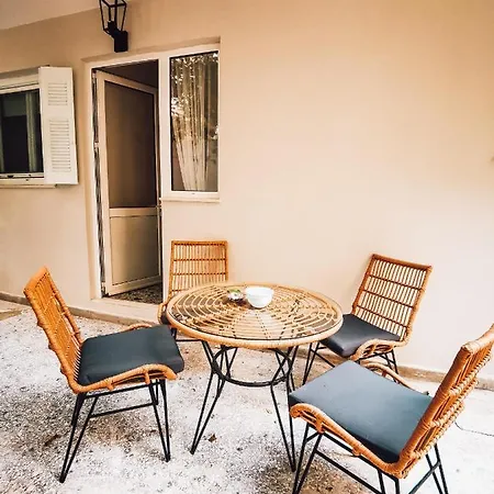 Explore Greece From Apartment With Private Garden Chalkís Exterior foto